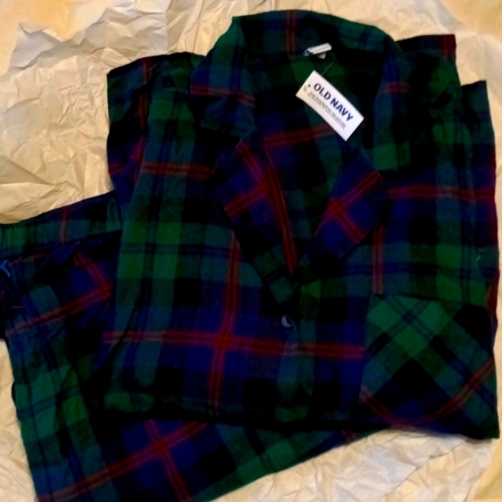 Old navy flannel 2 piece pajamas
